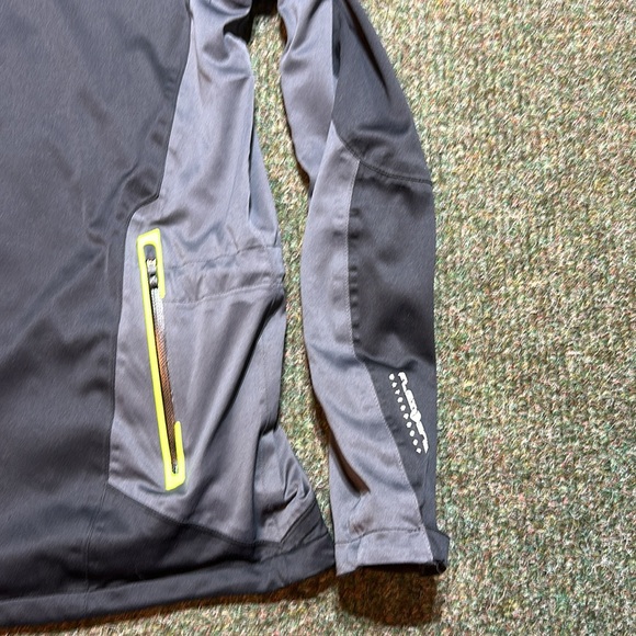 SUNICE Tornado- Golf Jacket - Picture 2 of 9